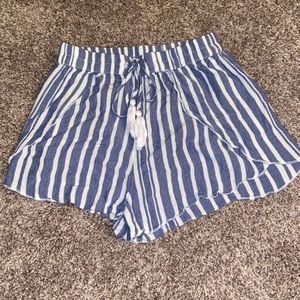 American Eagle white and blue soft flowing shorts